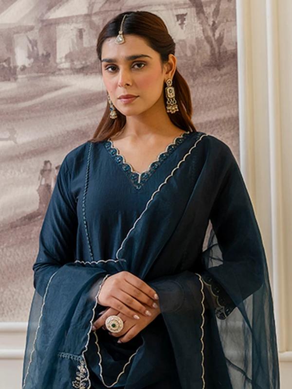 VP 9805 T Women's Teal Blue Silk Blend Kurta Set with Scalloped Organza Dupatta